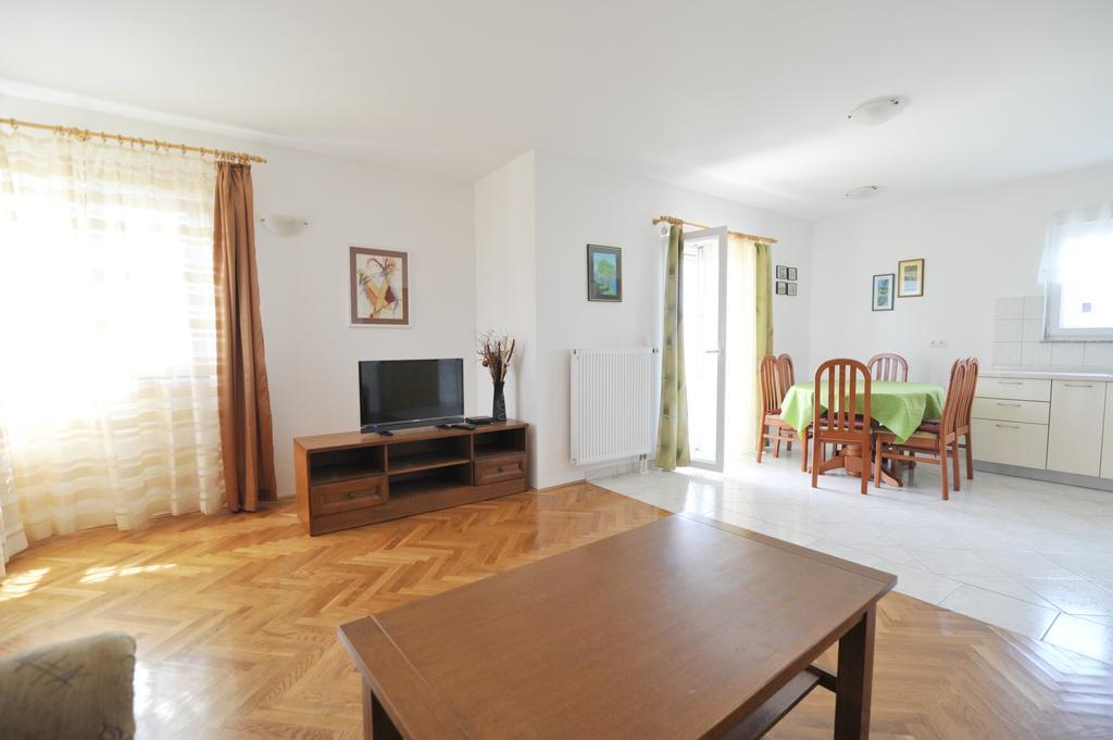 Villa Luna With Seaview Petrcane Bagian luar foto
