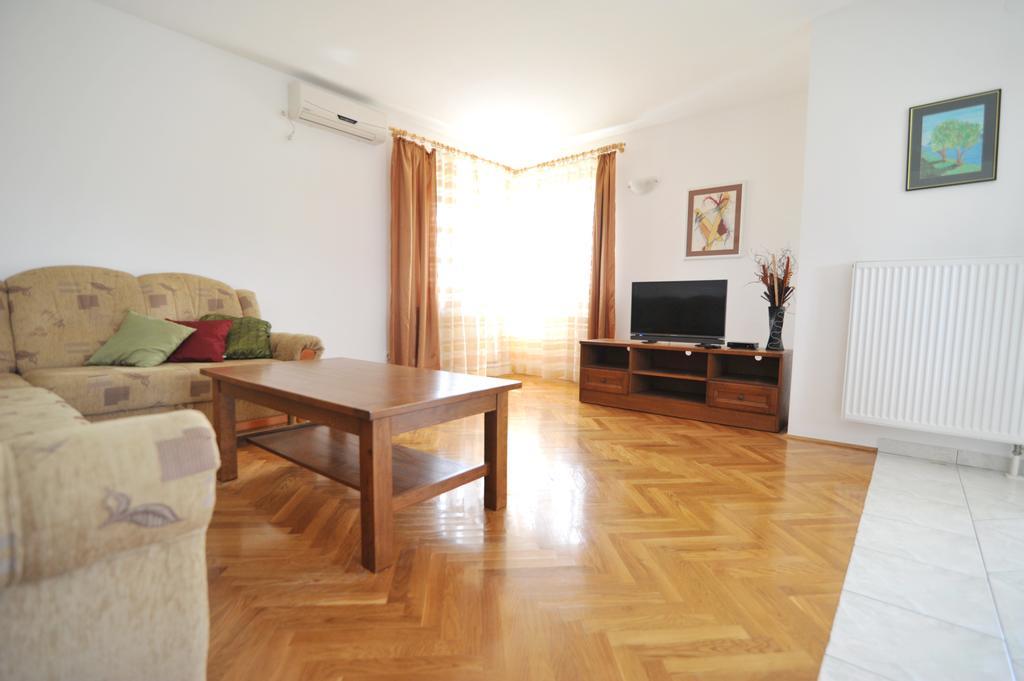 Villa Luna With Seaview Petrcane Bagian luar foto