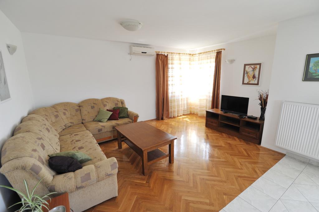 Villa Luna With Seaview Petrcane Bagian luar foto