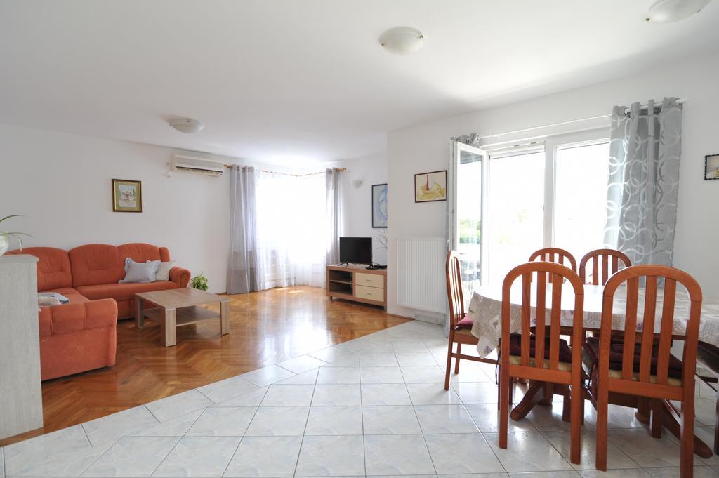 Villa Luna With Seaview Petrcane Bagian luar foto